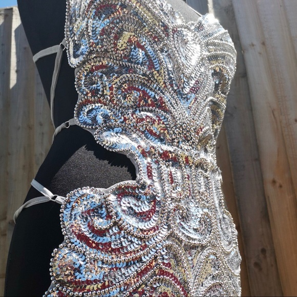 SILVER SEQUIN WRAP / BODYSUIT ❄️💨 - Picture 3 of 6